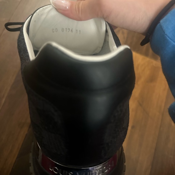 Men’s LOUIS VUITTON Runaway Sneakers - authentic, great condition - Picture 5 of 7